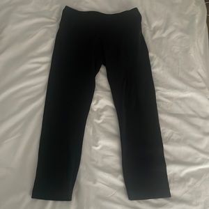 Lululemon size 4 cropped wunder under leggings